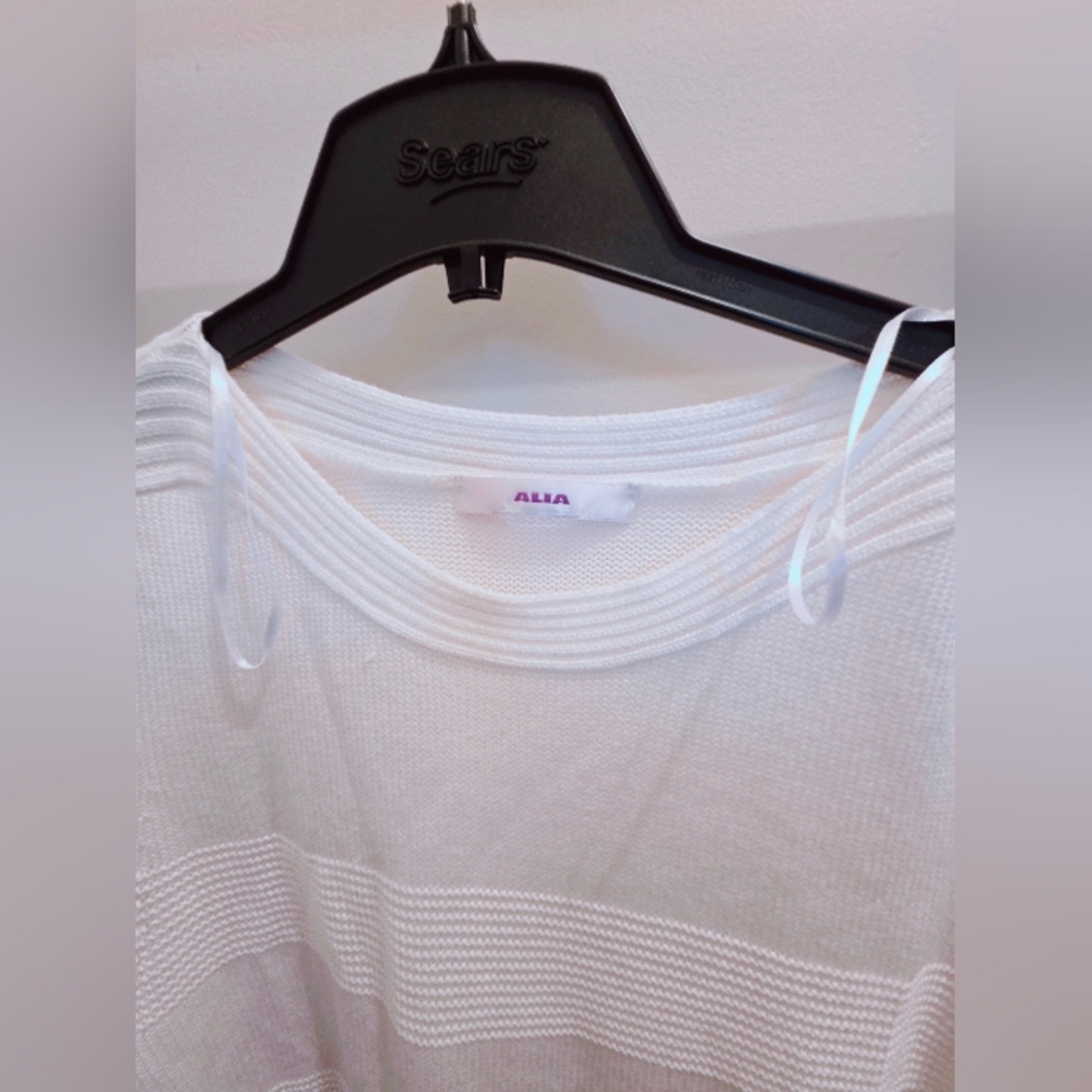 Alia Classic White Crew Neck Sweater